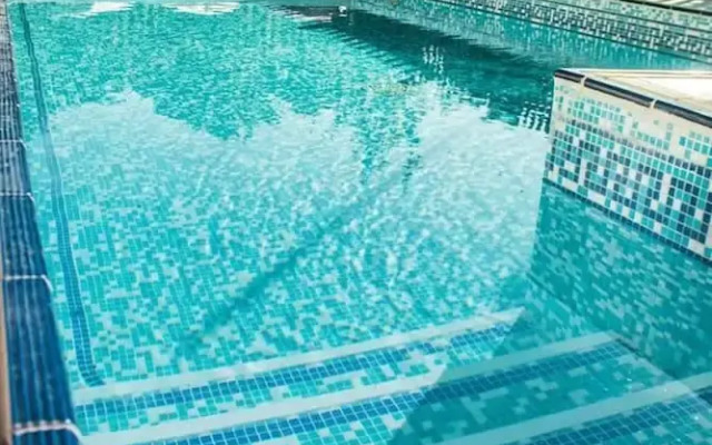 Threeways Retreat With Heated Swimming Pool
