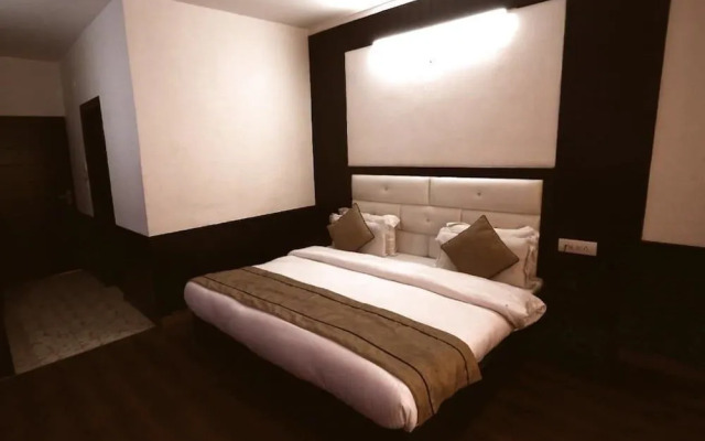 OYO 22664 Hotel Whispering River