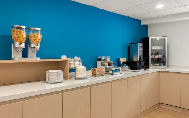 Clarion Pointe Kennesaw Town Center