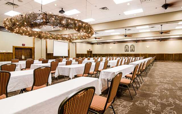 Clarion Inn Garden City