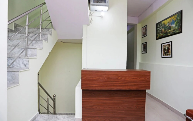 OYO 17293 Country Residency