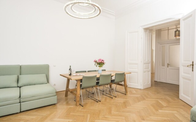 Senator Suite Stephansplatz by Welcome2Vienna