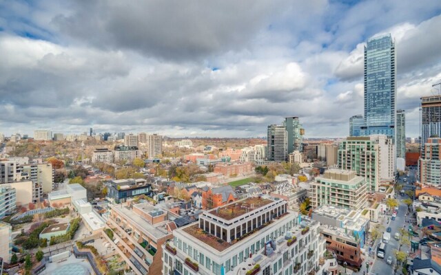 Amazing Suites In Yorkville