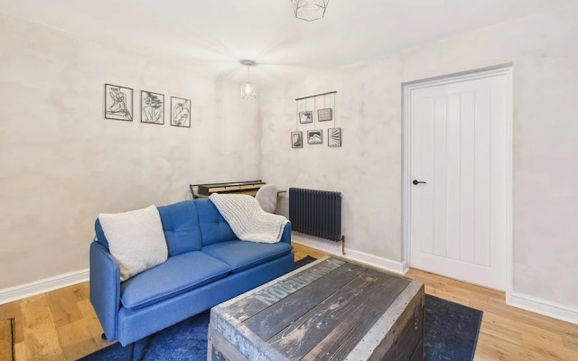 Host Stay Dame Alice Street