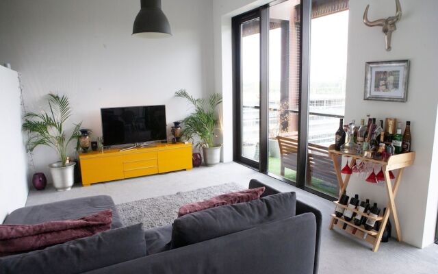 2 Bedroom Apartment Near Airport
