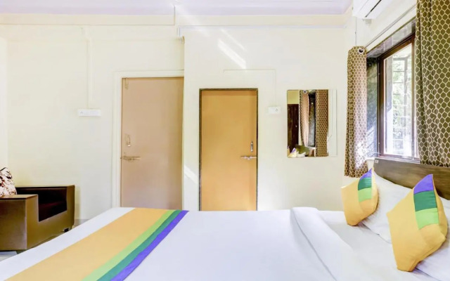 OYO Premium Near Osho Ashram Koregaon Park