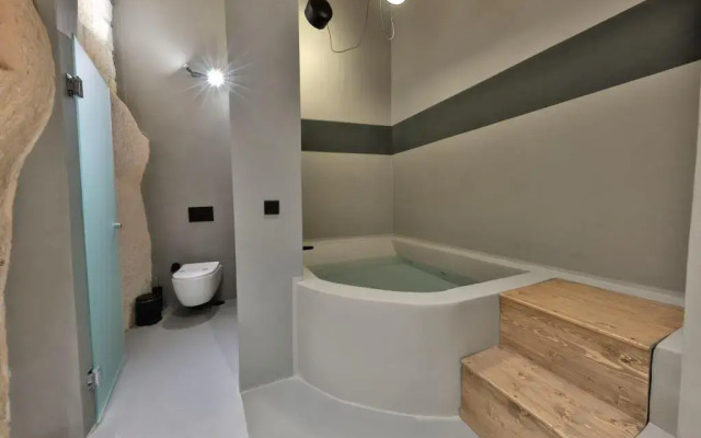 Simurg Cave House