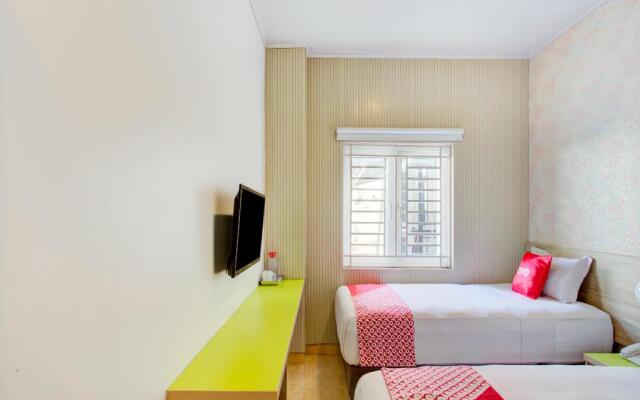 OYO 4005 Bunga Dahlia Guest House