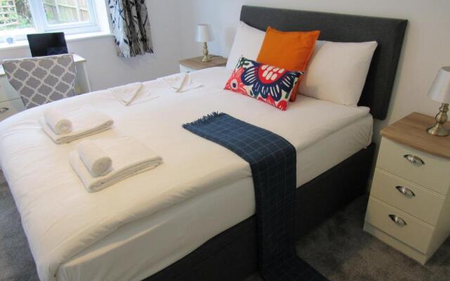 The Cambridge Suites -Tas Accommodations
