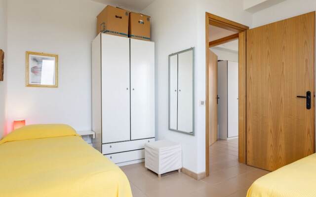 Splendid Holiday Home in Pozzallo With Garden