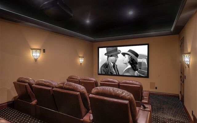 Palisades Estate 5 BR by Casago