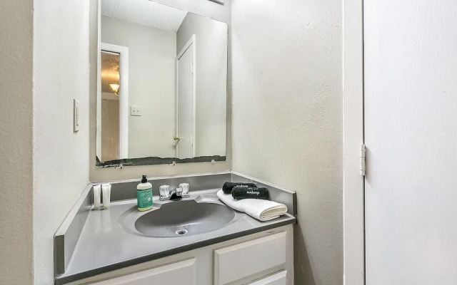 Social Retreat + Pool + Gym