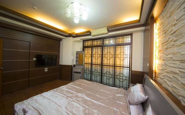 Book Hostel