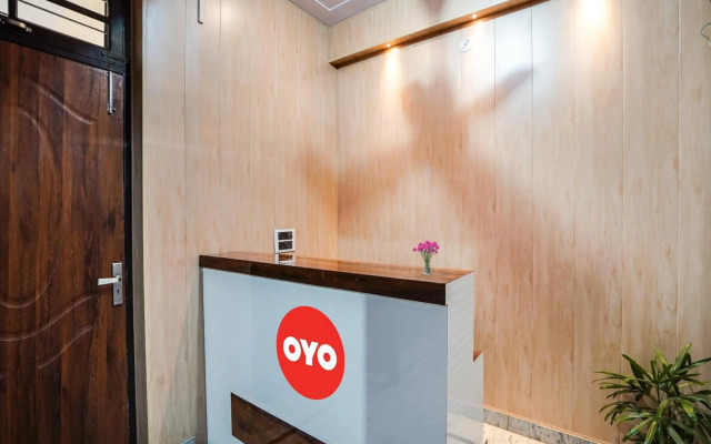 OYO Flagship 70225 Ayurma Inn