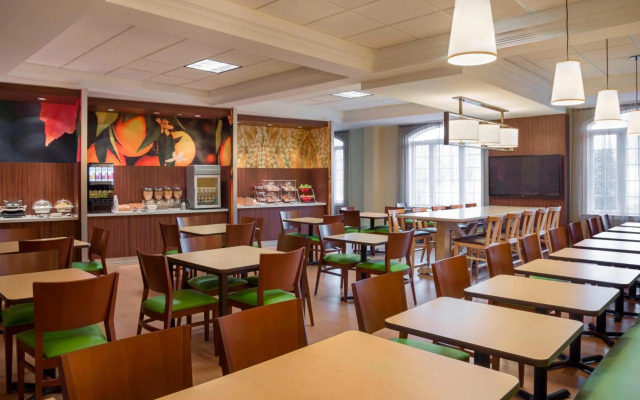 Fairfield Inn & Suites by Marriott Ottawa Kanata