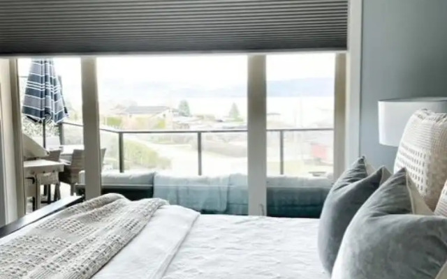 Beachfront Lakeview Condo at Barona