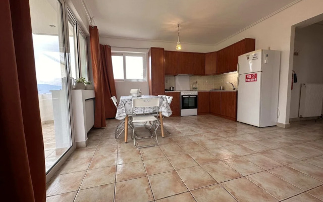 VerGian Brand New Apt at Agioi Theodoroi