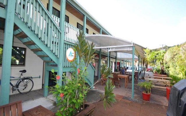 Bay of Islands Lodge - Hostel