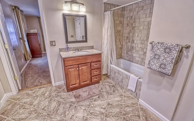 33 West Washington Street 4 Bedroom Home by RedAwning
