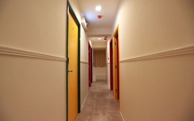 ColorZ Hostel