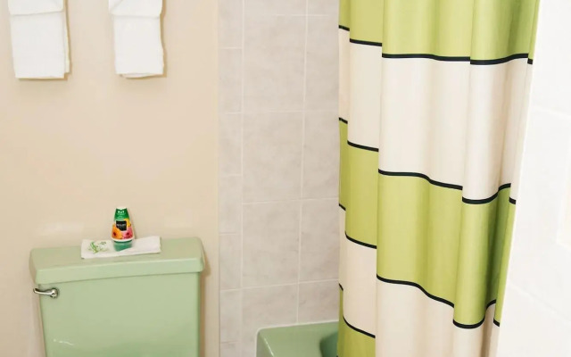 Red Carpet Inn & Suites