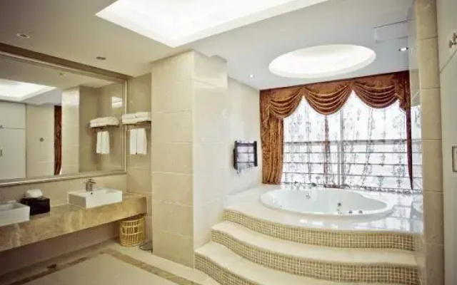Jinqian Jiahua Hotel