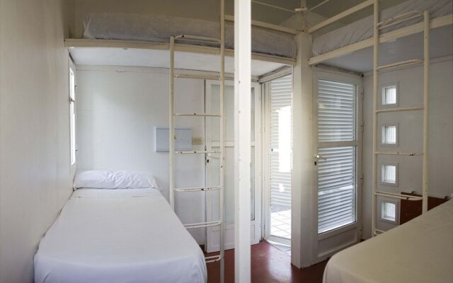 Albergue Inturjoven Aguadulce - Hostel