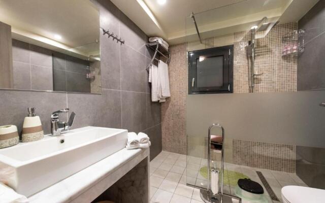 Theo & Ms Apt - 2 Beds - Garden - Parking - Wifi