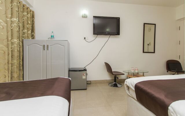 OYO 347 Hotel Fiesta Grand
