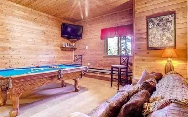 Chalet de Neige Boreas Pass by Pinnacle Lodging