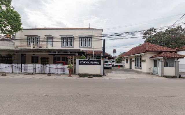 RedDoorz @ Hotel Pondok Kurnia near Buah Batu Bandung