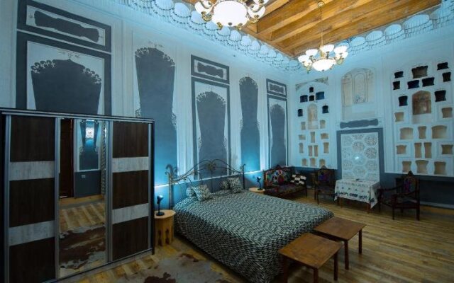 Bibi-Khanym Hotel