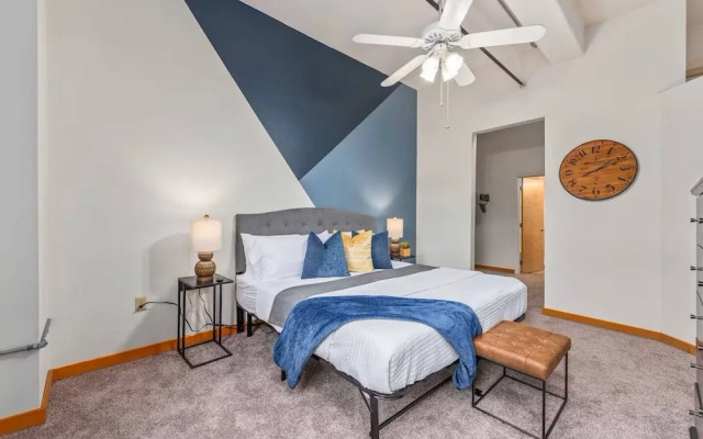 King Bed Great Location