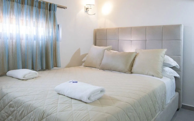 dell Mar stone house