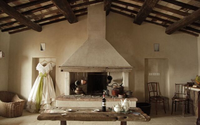 Follonico 4 Suite B&B