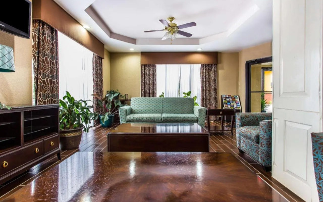 Comfort Inn & Suites