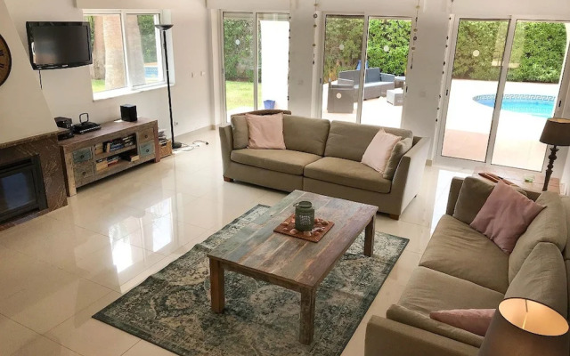 16 Centeanes Fabulous Location Just Short Walk t