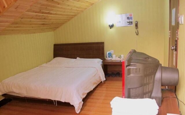 Yanying International Youth Hostel