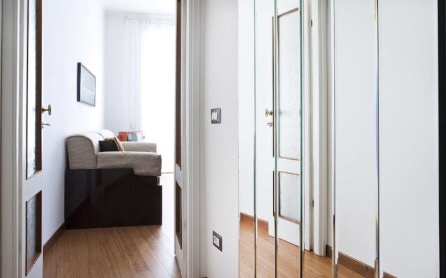 Mi-pfir4a4 - Piazza Firenze 4