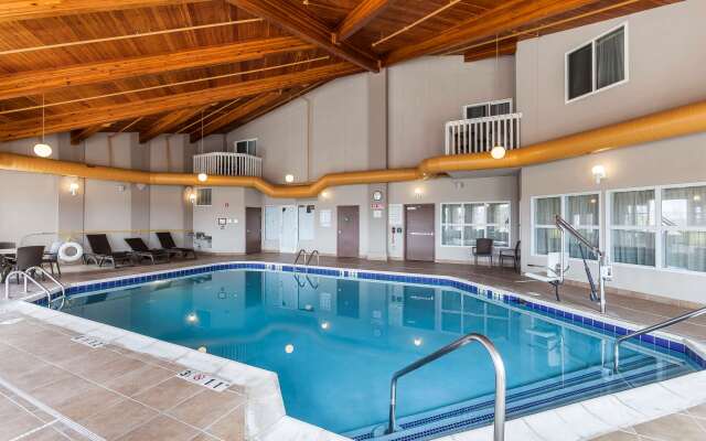 Comfort Inn & Suites Near University of Wyoming