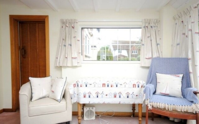 Aura Favoni, West Wittering 30323