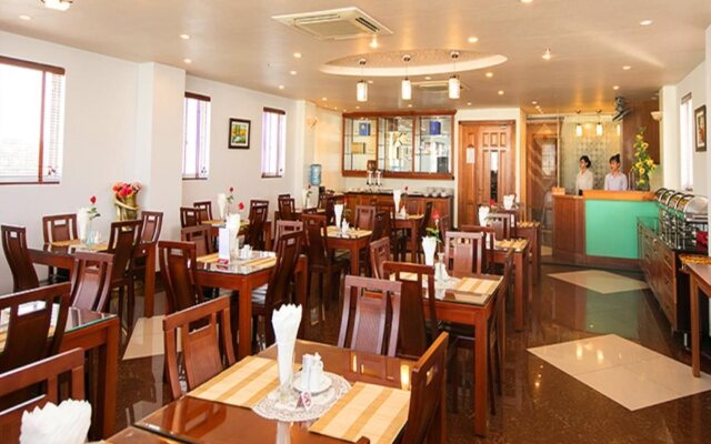 Premium White Lion Hotel