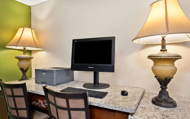 Best Western Huntington Mall Inn