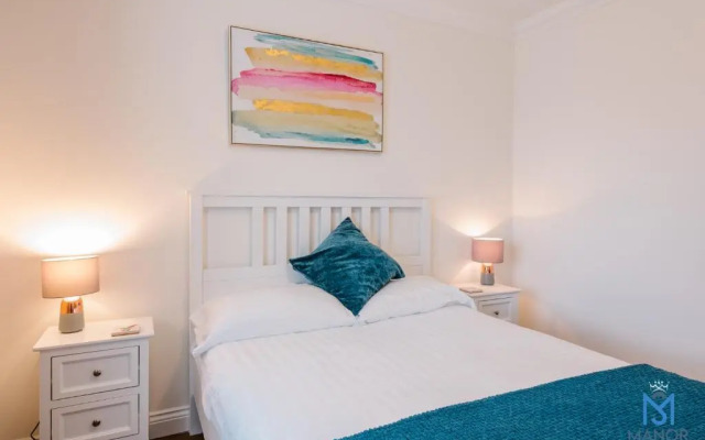 Charming chic Appartment with 24hr Parking