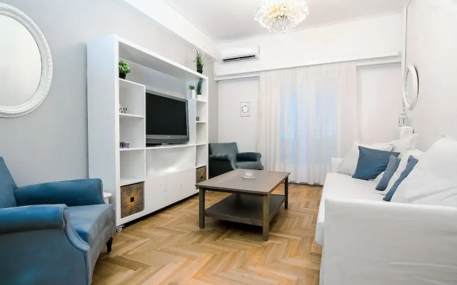 Charming 2 bdr apt next to Piraeus port