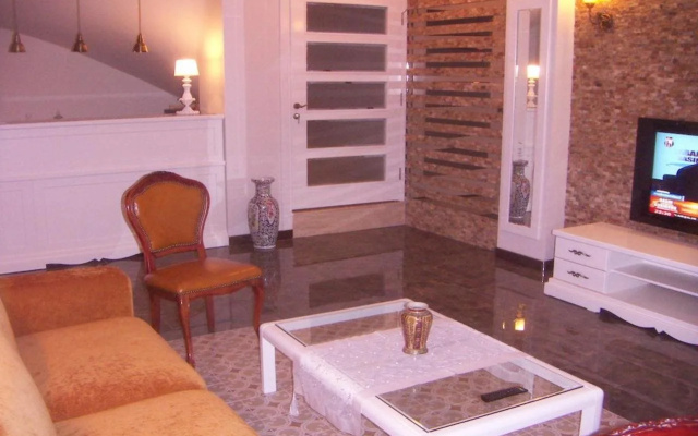 Melaike Otel