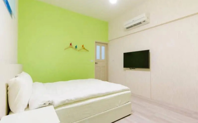 La Dahai Bed and Breakfast