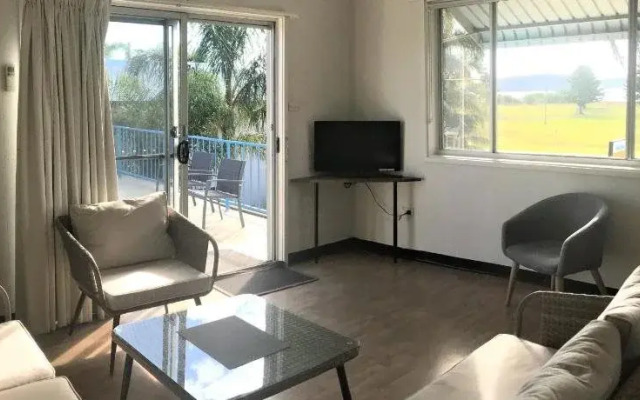 Kon Tiki Apartments