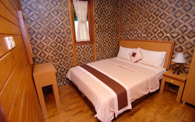 Villa ChavaMinerva Kayu - Ciater