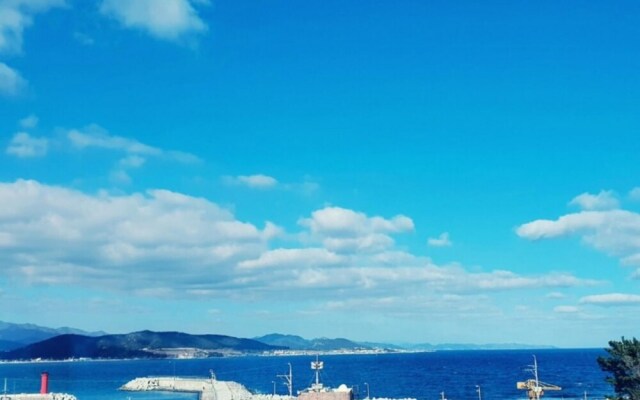 Pohang Sea and Bamboo Pension